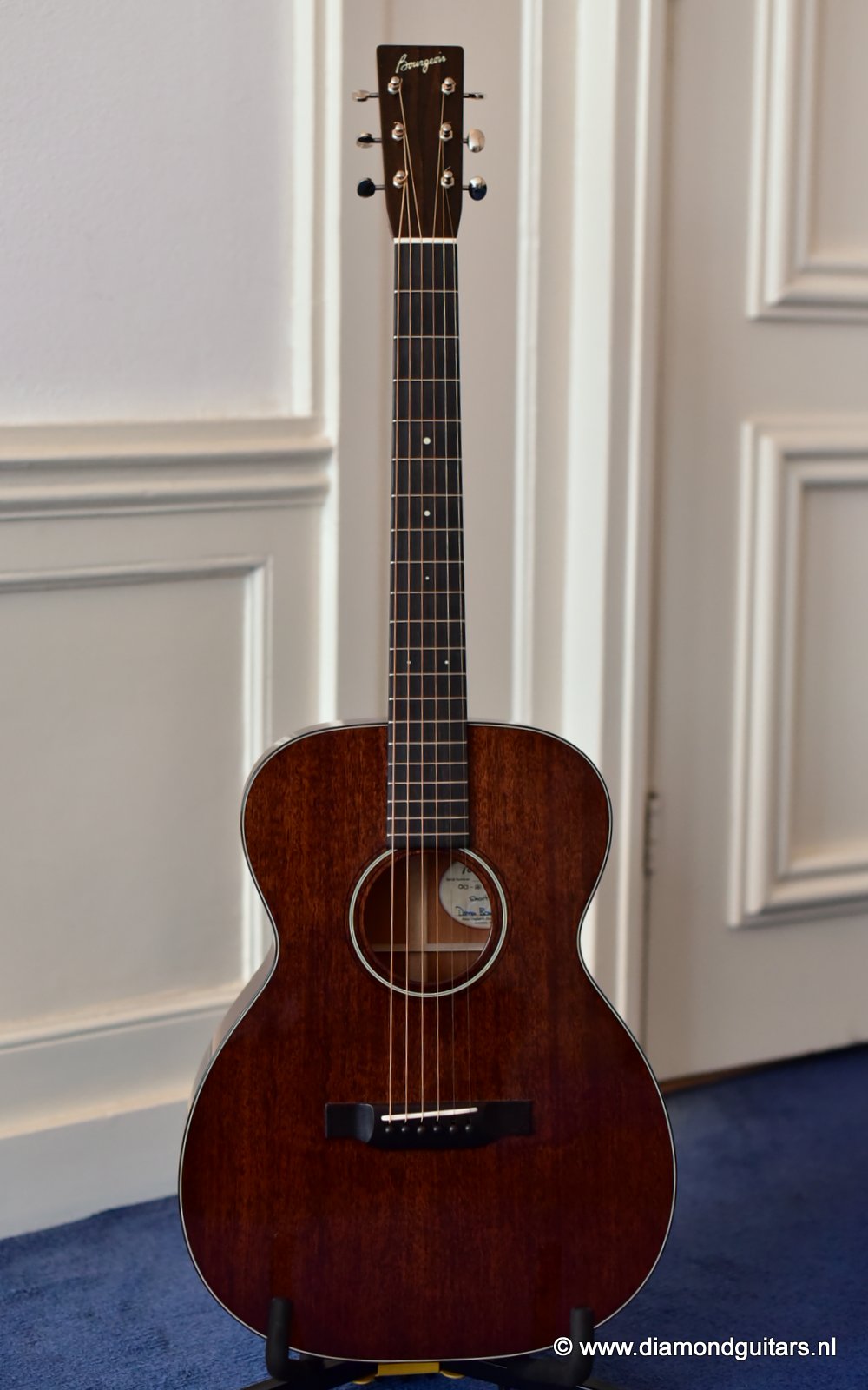 Bourgegois 00 All Mahogany