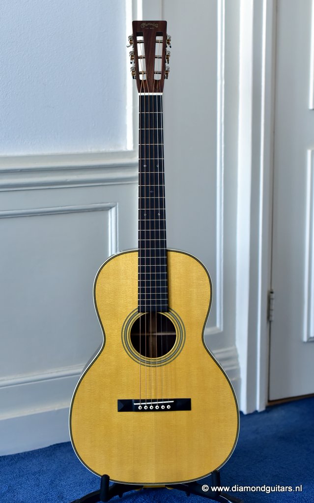 Martin 00-28VS Vintage image of Martin 00-28VS